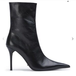 Tony Bianco - IRIS BLACK VINTAGE Booties - size 6